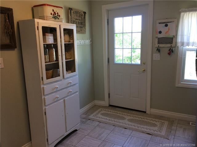 132 3 Avenue East, Empress, AB - Indoor Photo Showing Other Room