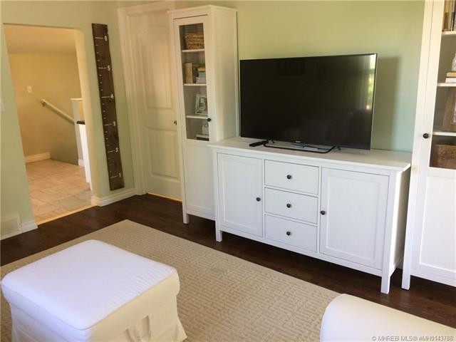 132 3 Avenue East, Empress, AB - Indoor Photo Showing Bedroom
