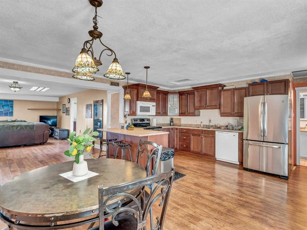 6-12006 Range Road 43, Rural Cypress County, AB - Indoor