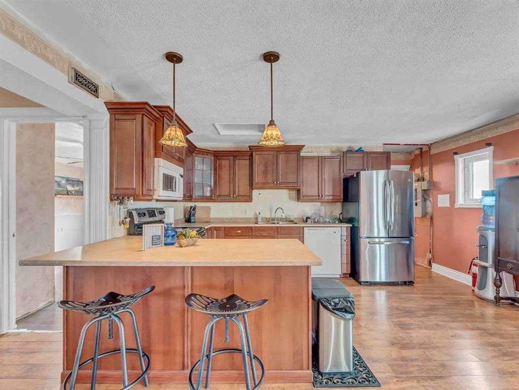 6-12006 Range Road 43, Rural Cypress County, AB - Indoor Photo Showing Kitchen