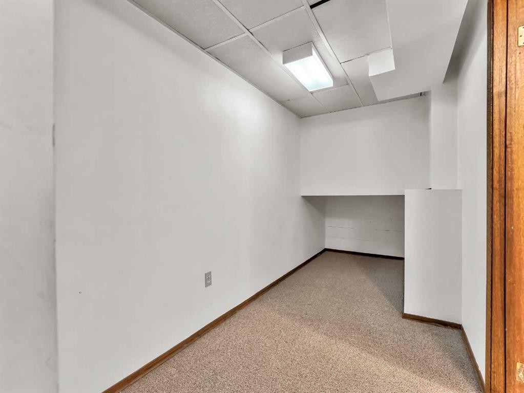 6 Simpson Crescent Se, Medicine Hat, AB - Indoor Photo Showing Other Room