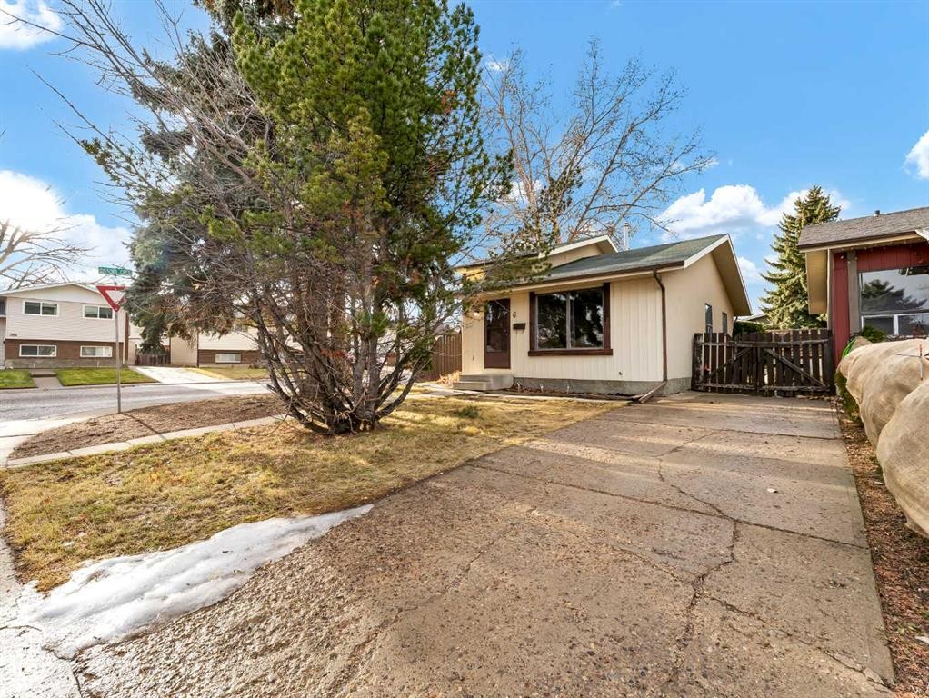6 Simpson Crescent Se, Medicine Hat, AB - Outdoor
