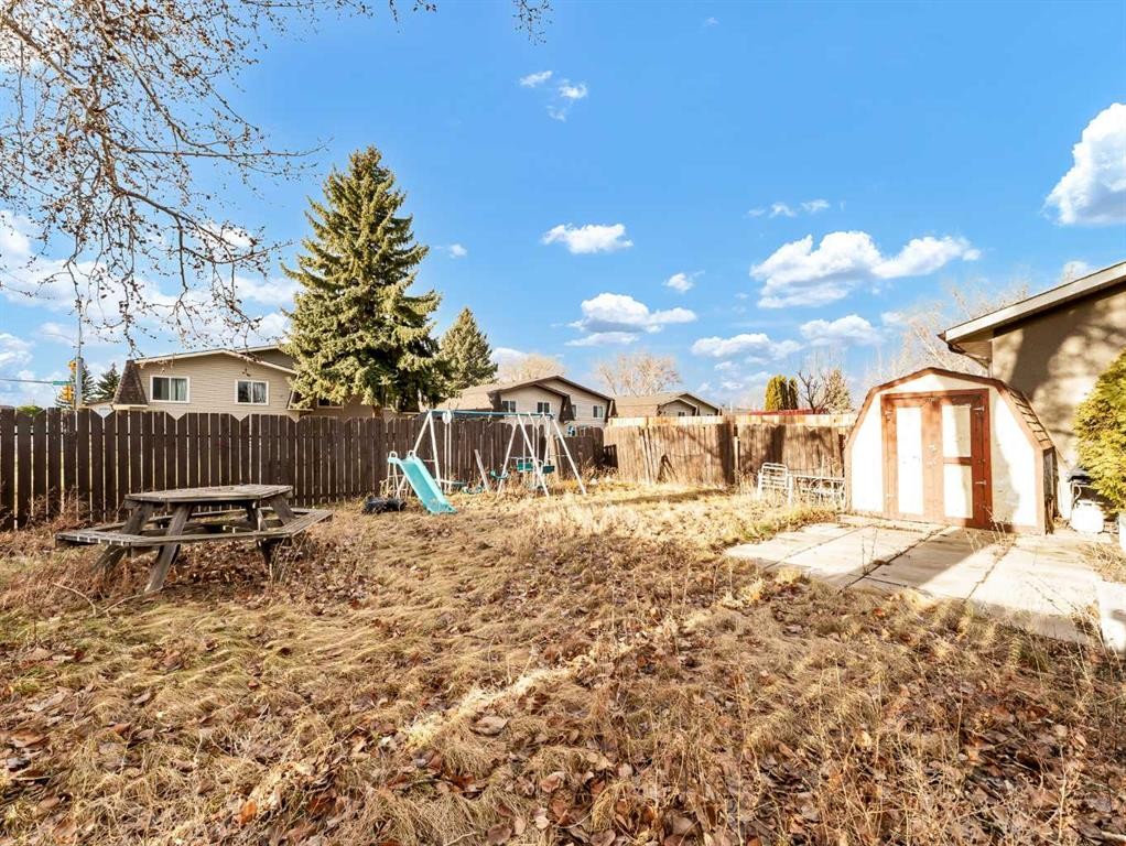 6 Simpson Crescent Se, Medicine Hat, AB - Outdoor