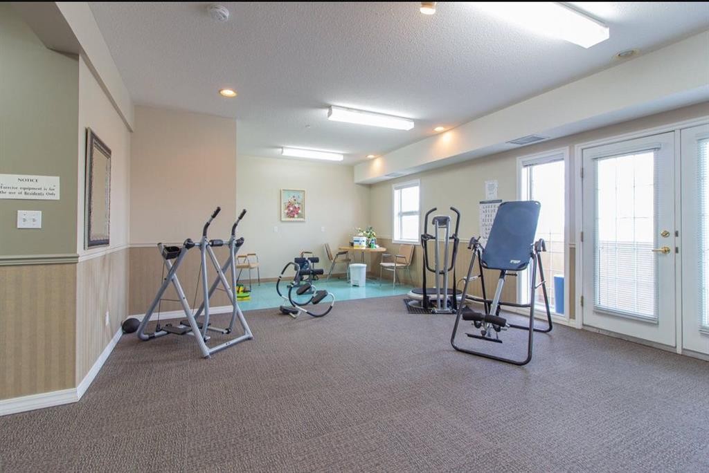 431-278 Park Meadows Drive Se, Medicine Hat, AB - Indoor Photo Showing Gym Room