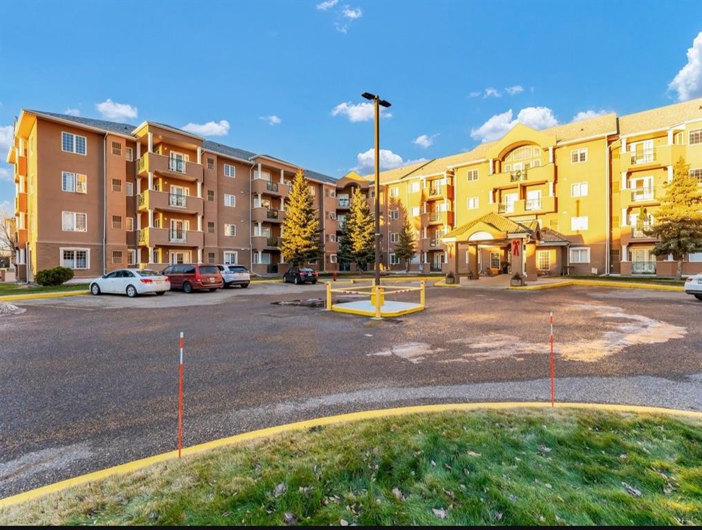 431-278 Park Meadows Drive Se, Medicine Hat, AB - Outdoor With Facade
