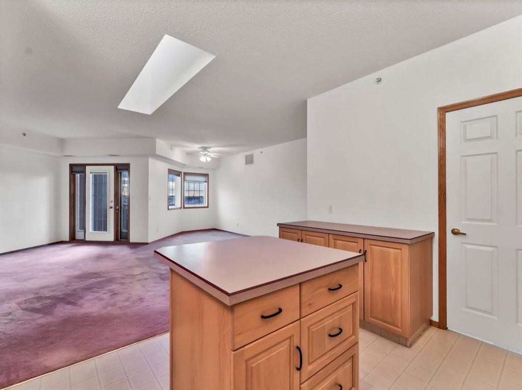 431-278 Park Meadows Drive Se, Medicine Hat, AB - Indoor Photo Showing Other Room