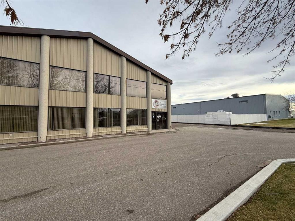 1701 36 Street North, Lethbridge, AB