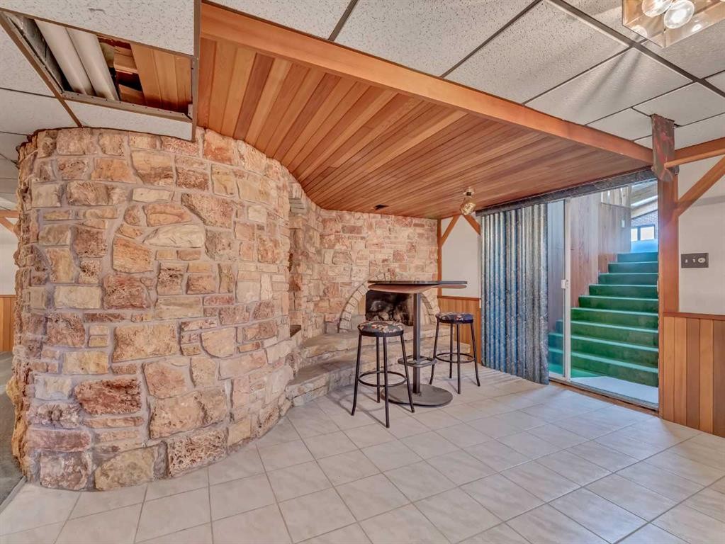 2210 Upland Drive Se, Medicine Hat, AB - Photo Showing Other Room