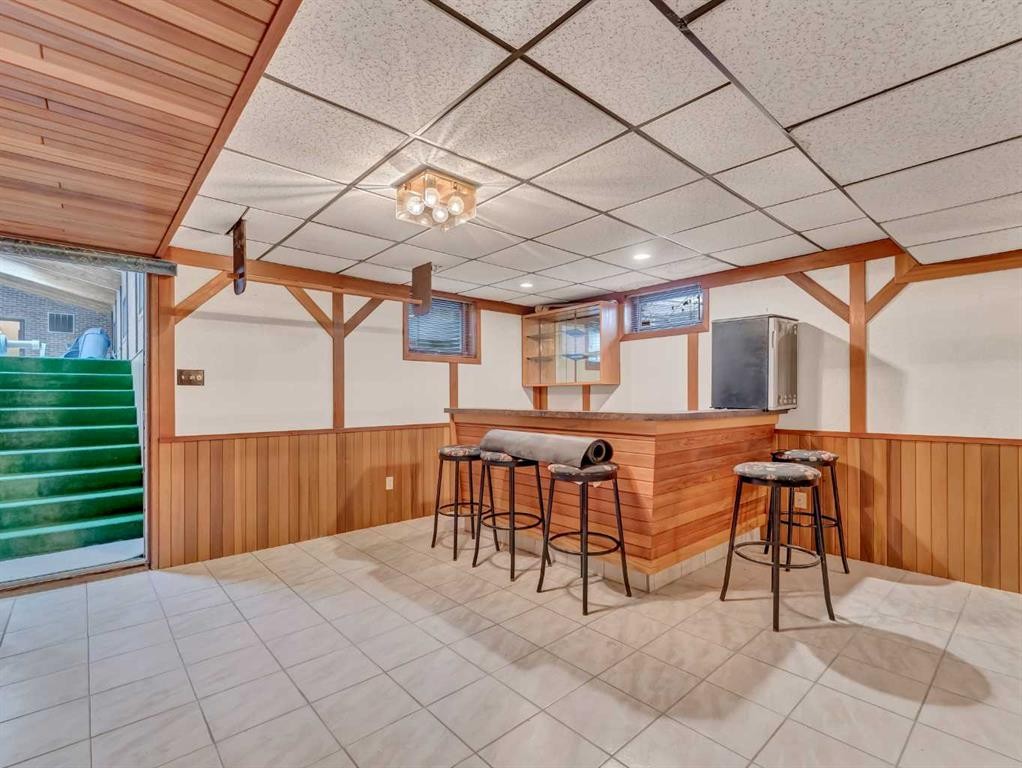 2210 Upland Drive Se, Medicine Hat, AB - Indoor Photo Showing Other Room