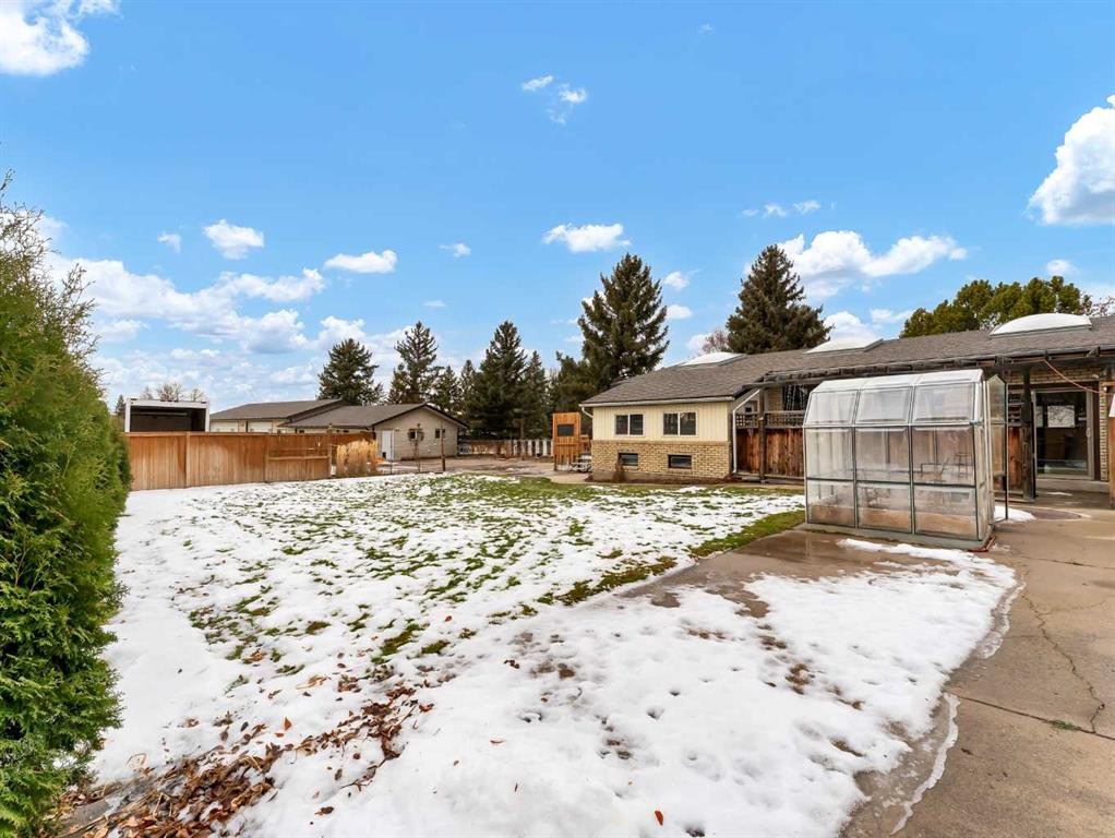 2210 Upland Drive Se, Medicine Hat, AB - Outdoor