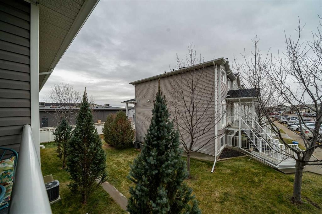 48 Somerset Lane Se, Medicine Hat, AB - Outdoor