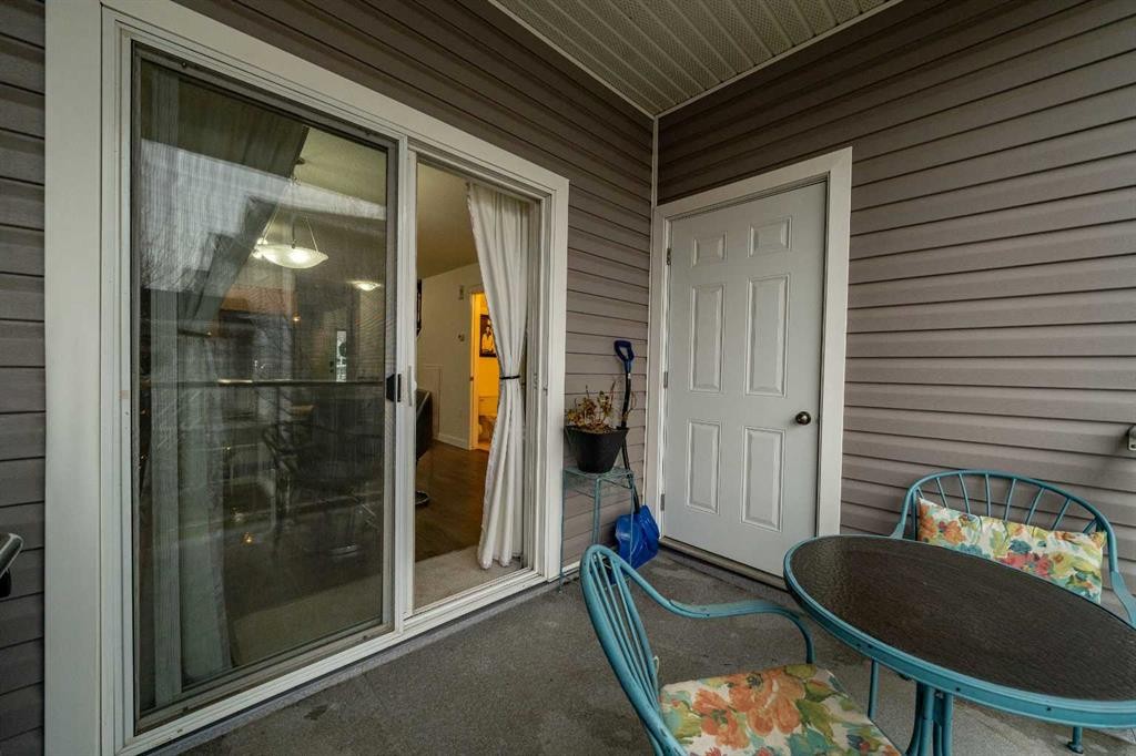 48 Somerset Lane Se, Medicine Hat, AB - Outdoor With Balcony With Exterior