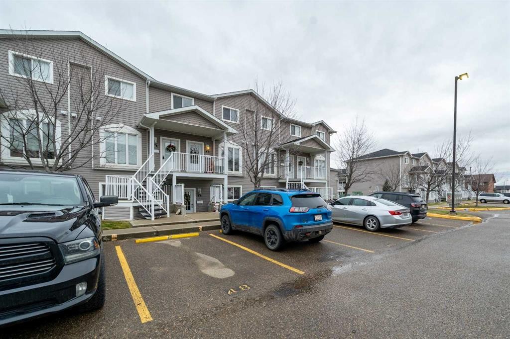 48 Somerset Lane Se, Medicine Hat, AB - Outdoor