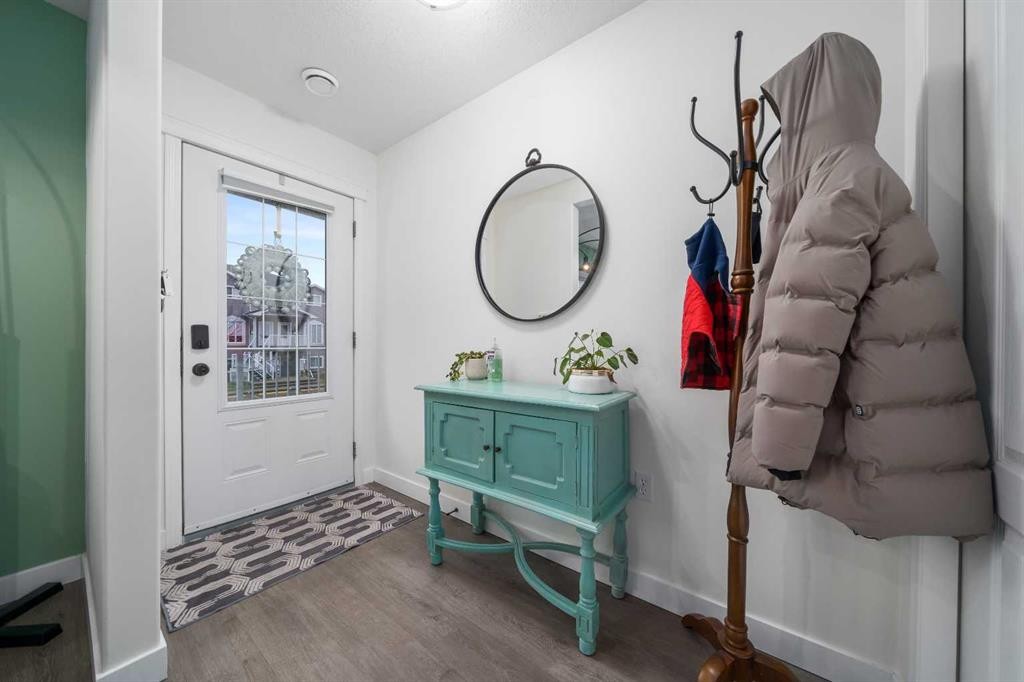 48 Somerset Lane Se, Medicine Hat, AB - Indoor Photo Showing Other Room