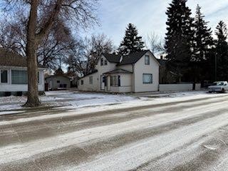519B Allowance Avenue Se, Medicine Hat, AB - Outdoor With Facade