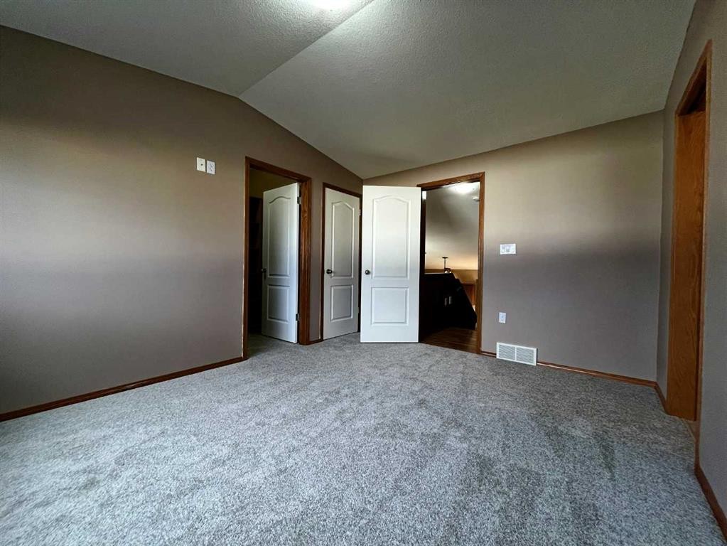 260 Sierra Drive Sw, Medicine Hat, AB - Indoor Photo Showing Other Room