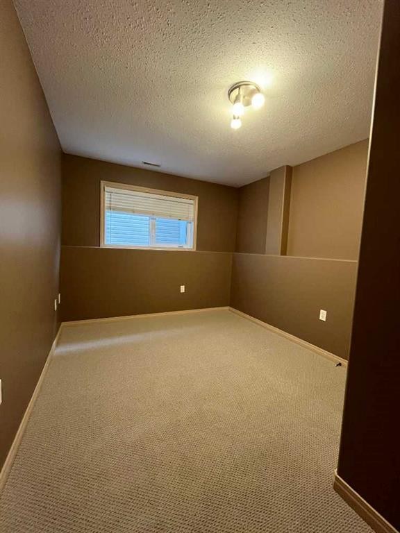 260 Sierra Drive Sw, Medicine Hat, AB - Indoor Photo Showing Other Room