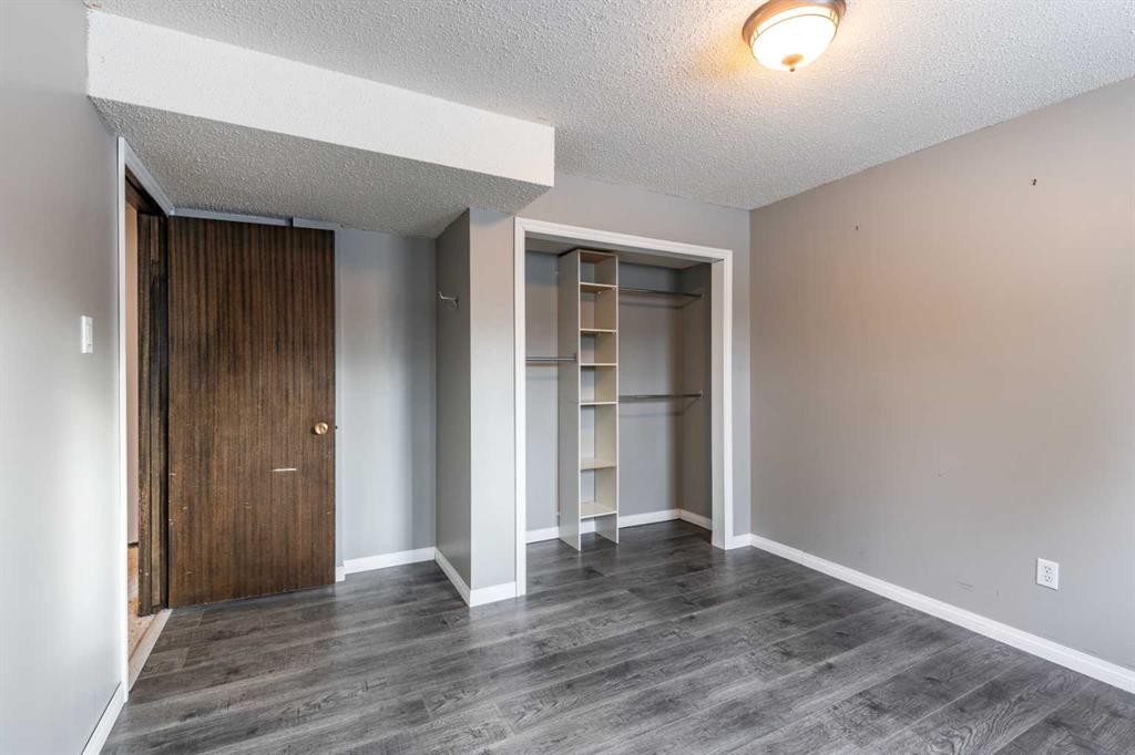 1321 19 Street Se, Medicine Hat, AB - Indoor Photo Showing Other Room