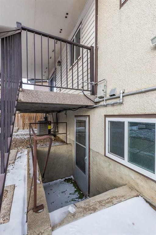 1321 19 Street Se, Medicine Hat, AB - Outdoor With Exterior