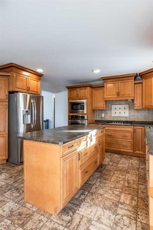 1321 19 Street Se, Medicine Hat, AB - Indoor Photo Showing Kitchen
