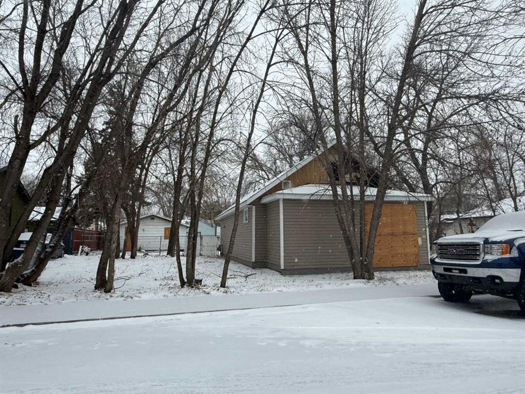 216 Centre Street, Brooks, AB