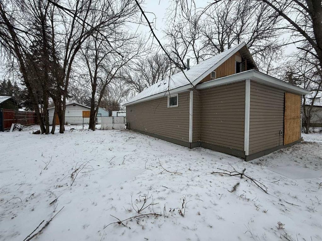 216 Centre Street, Brooks, AB