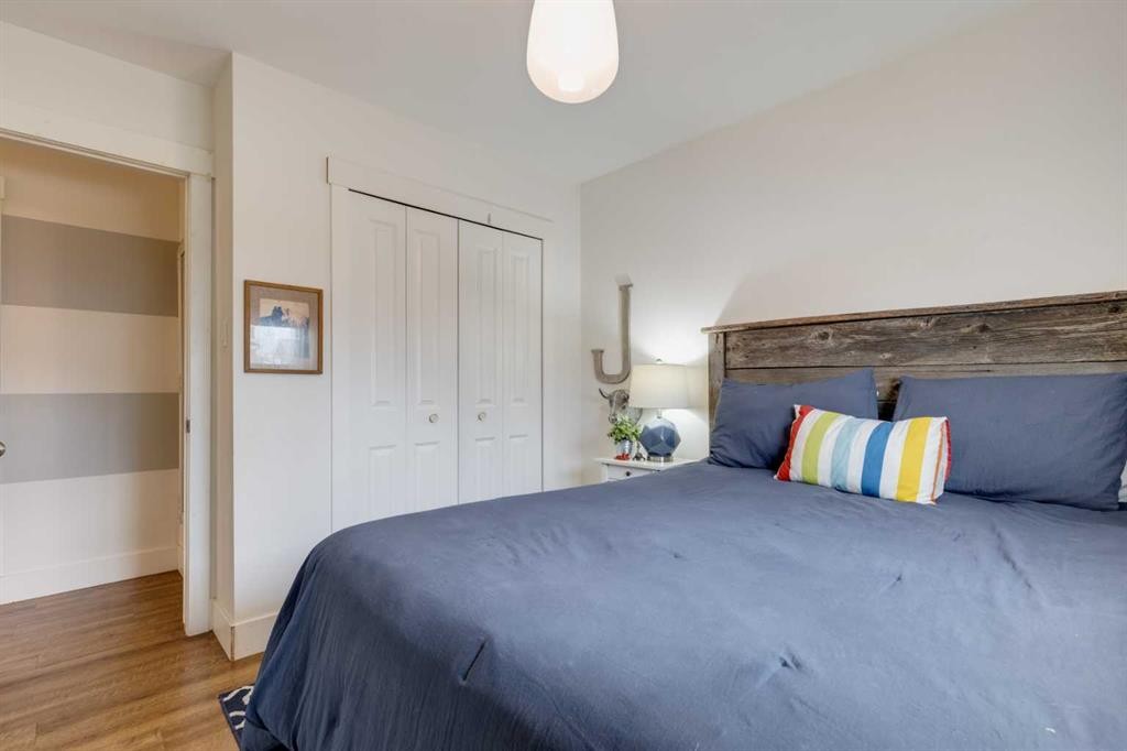 157 Calder Road Se, Medicine Hat, AB - Indoor Photo Showing Bedroom