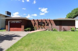 2120 11 Avenue NEMedicine Hat, AB T1C 1K9