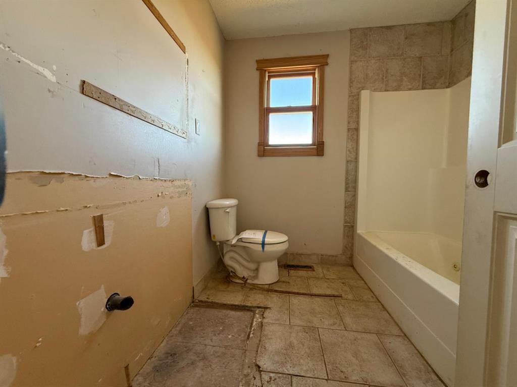 14515 Range Road 93, Rural Cypress County, AB - Indoor Photo Showing Bathroom