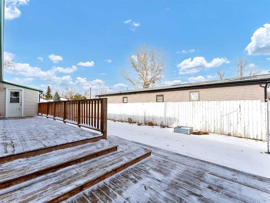 125 Foster Street Se, Seven Persons, AB - Outdoor With Deck Patio Veranda