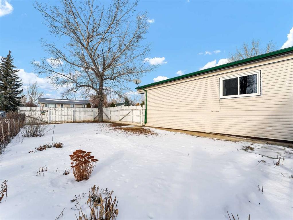 125 Foster Street Se, Seven Persons, AB - Outdoor