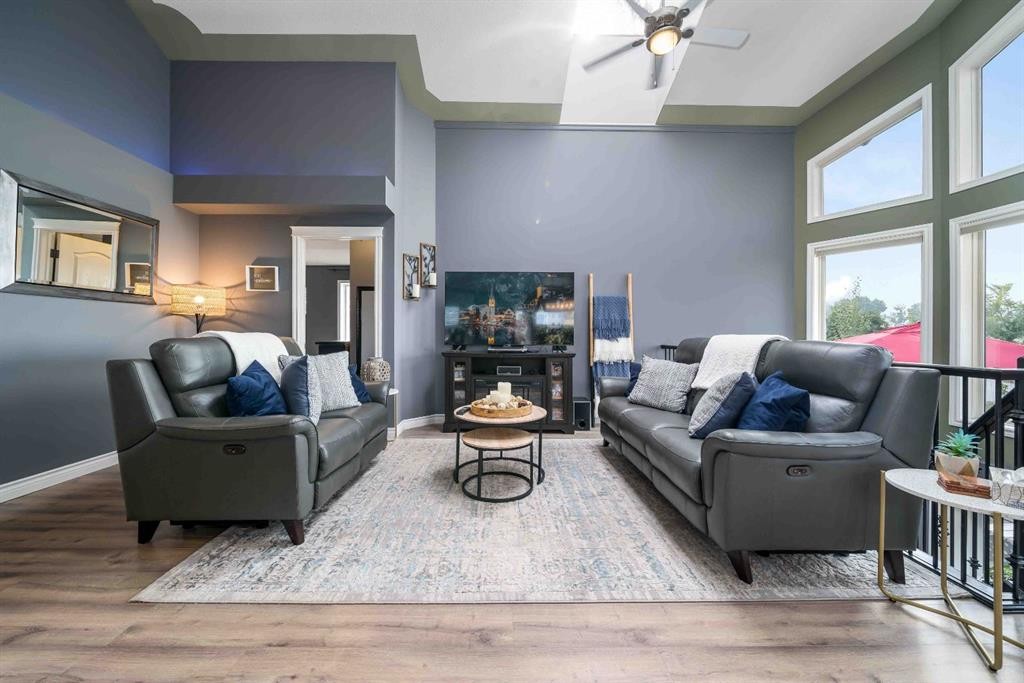 110 Redcliff Way Sw, Redcliff, AB - Indoor