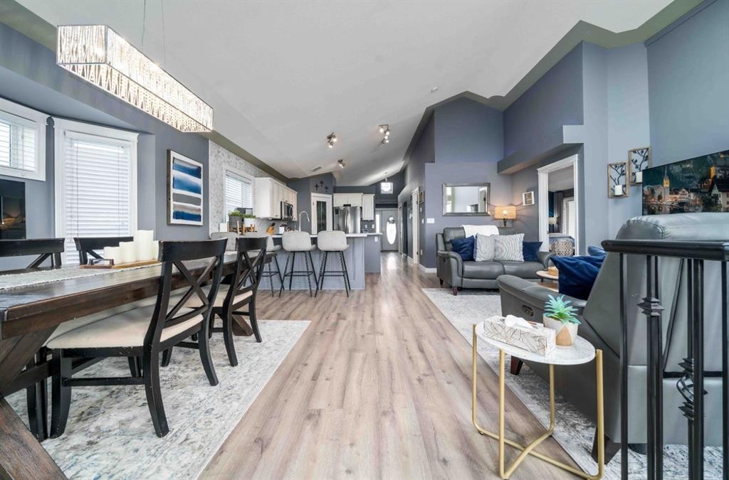 110 Redcliff Way Sw, Redcliff, AB - Indoor