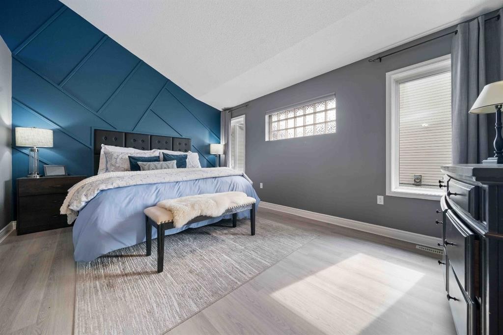 110 Redcliff Way Sw, Redcliff, AB - Indoor Photo Showing Bedroom