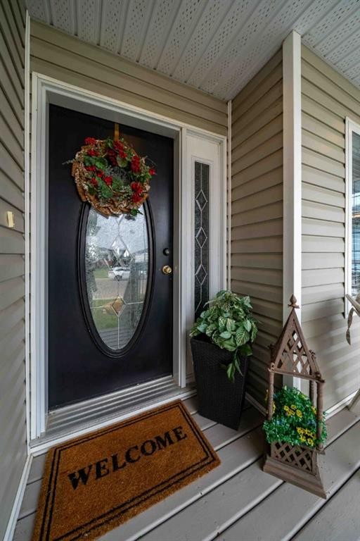 110 Redcliff Way Sw, Redcliff, AB - Outdoor With Deck Patio Veranda With Exterior