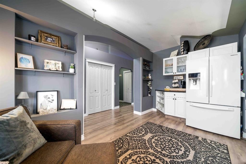 110 Redcliff Way Sw, Redcliff, AB - Indoor