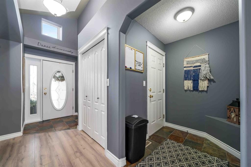 110 Redcliff Way Sw, Redcliff, AB - Indoor Photo Showing Other Room