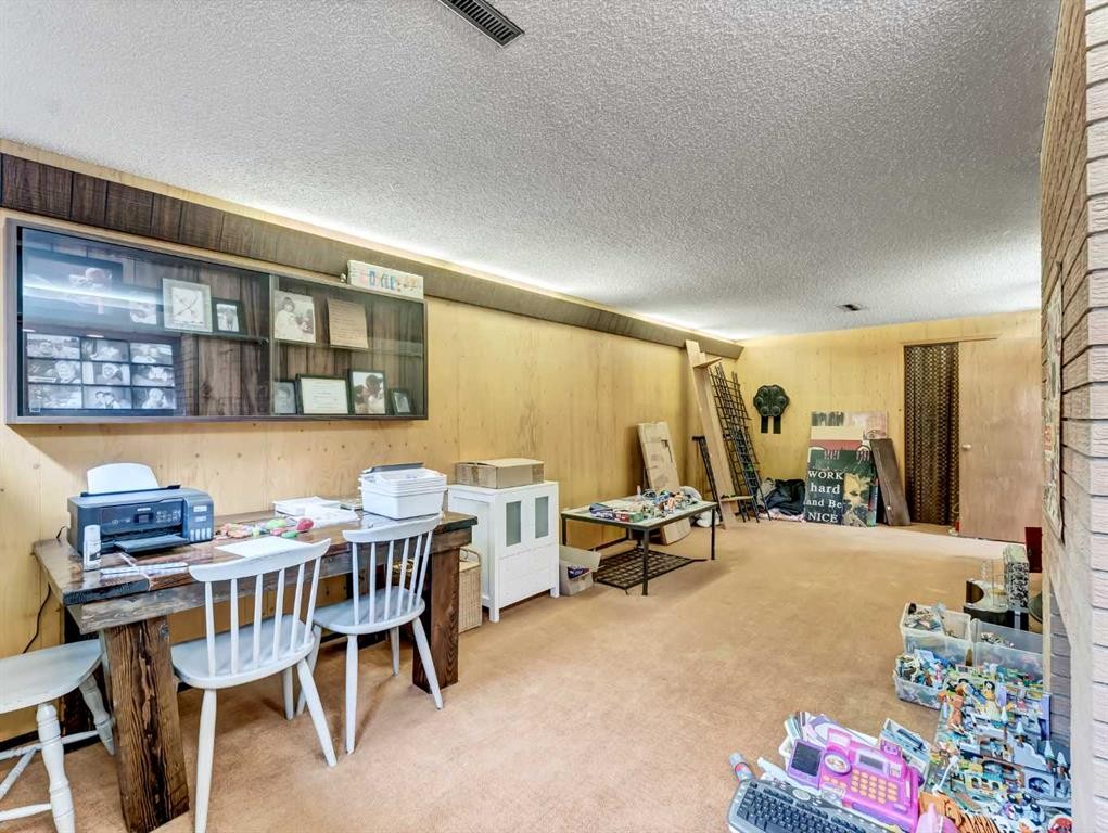 164 Muir Crescent Nw, Medicine Hat, AB - Indoor