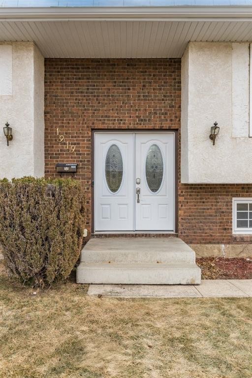 1919 9 Avenue Ne, Medicine Hat, AB - Outdoor With Exterior