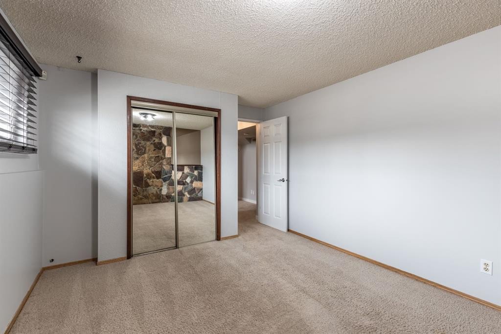 1919 9 Avenue Ne, Medicine Hat, AB - Indoor Photo Showing Other Room