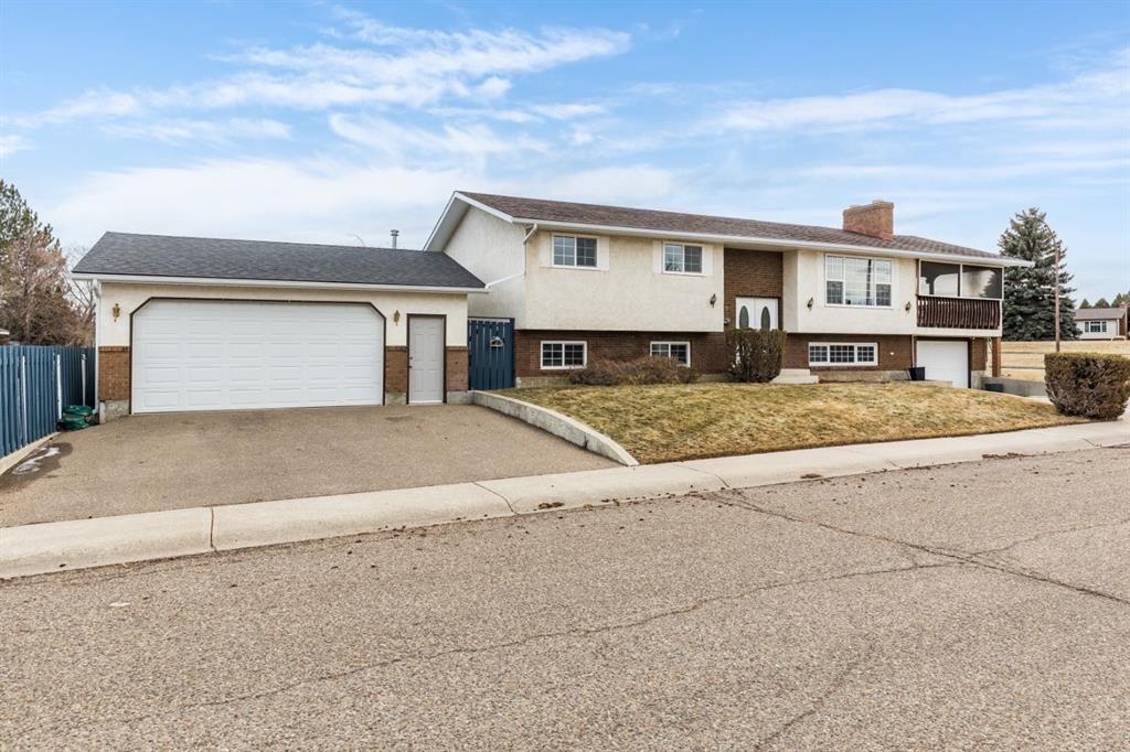 1919 9 Avenue Ne, Medicine Hat, AB - Outdoor