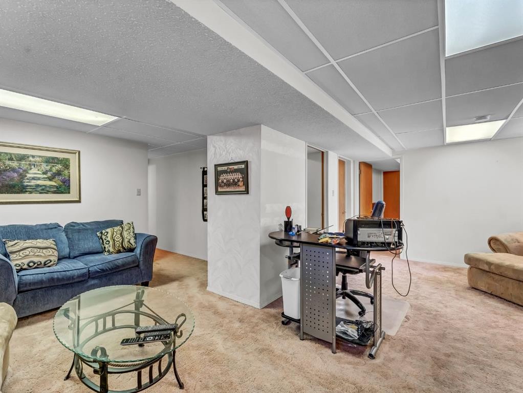 30-459 Carry Drive Se, Medicine Hat, AB - Indoor