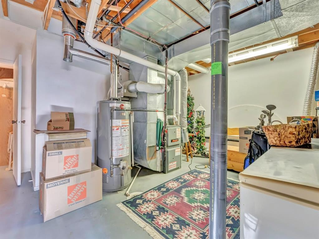 30-459 Carry Drive Se, Medicine Hat, AB - Indoor Photo Showing Basement