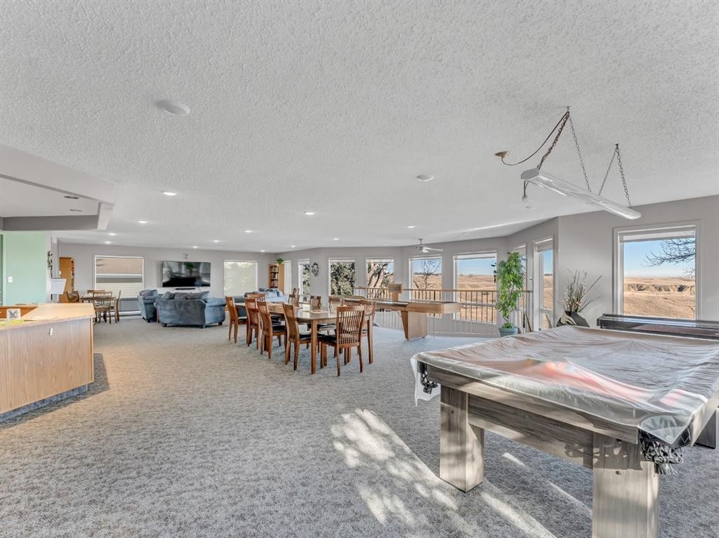 30-459 Carry Drive Se, Medicine Hat, AB - Indoor Photo Showing Other Room