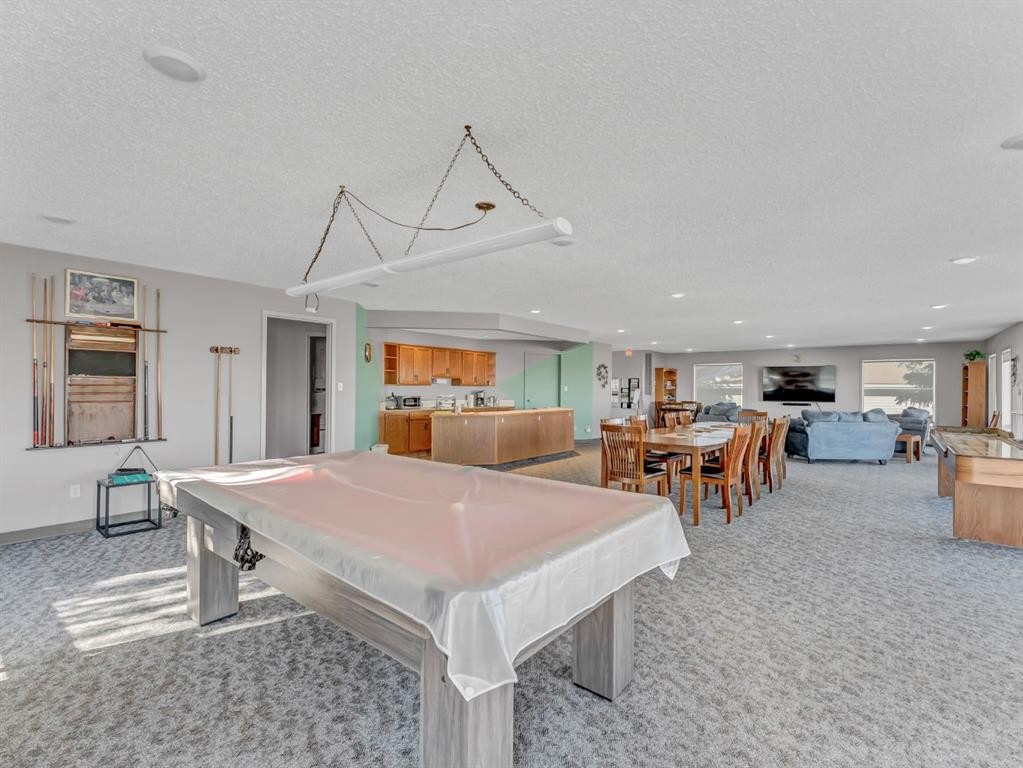 30-459 Carry Drive Se, Medicine Hat, AB - Indoor Photo Showing Other Room