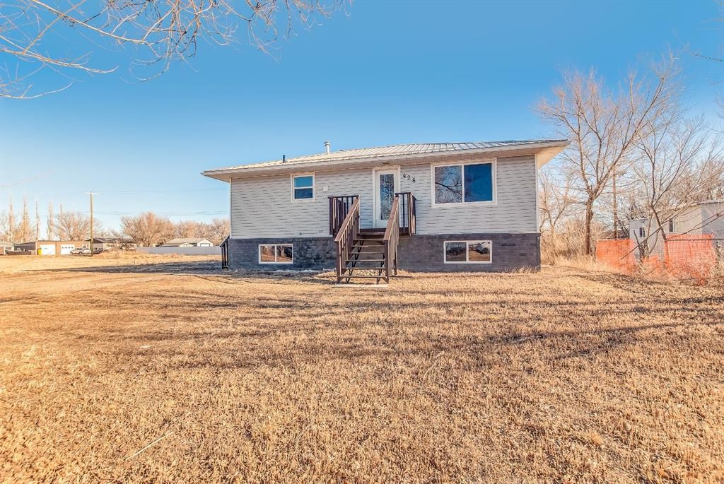 428 2 Street, Suffield, AB - Outdoor