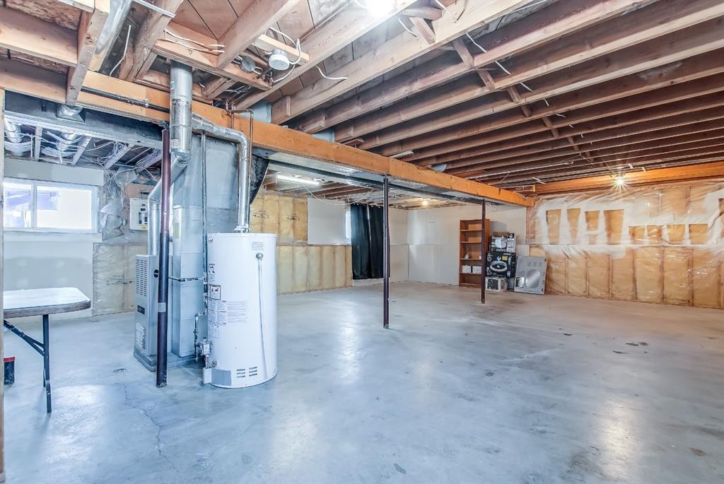 428 2 Street, Suffield, AB - Indoor Photo Showing Basement
