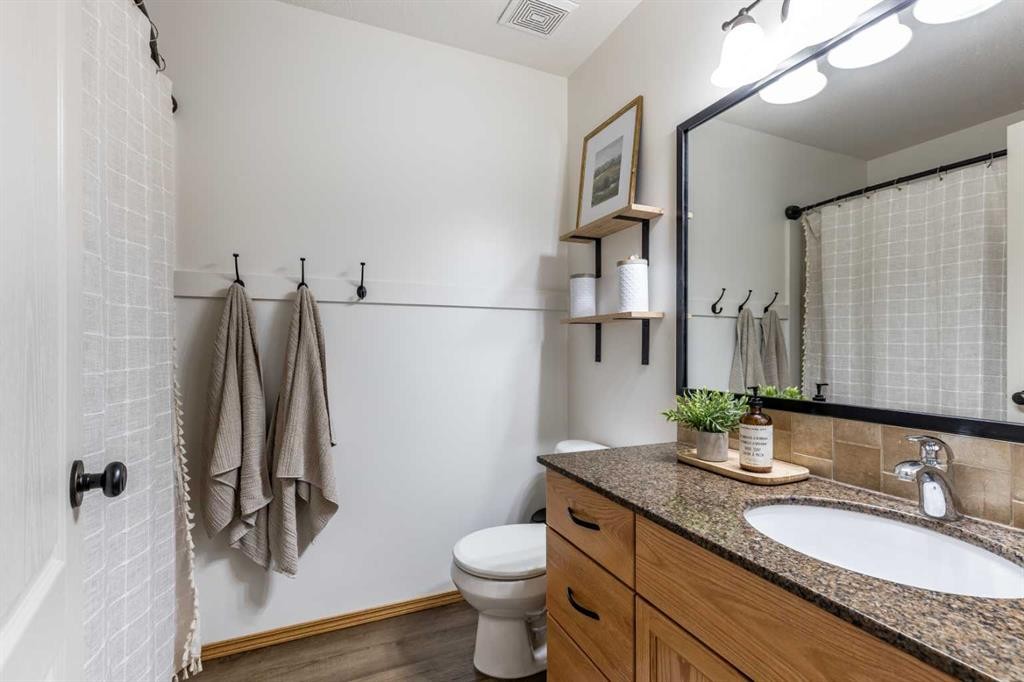 367 Ranchlands Boulevard Ne, Medicine Hat, AB - Indoor Photo Showing Bathroom