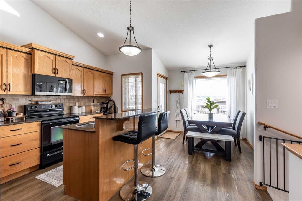 367 Ranchlands Boulevard Ne, Medicine Hat, AB - Indoor Photo Showing Kitchen