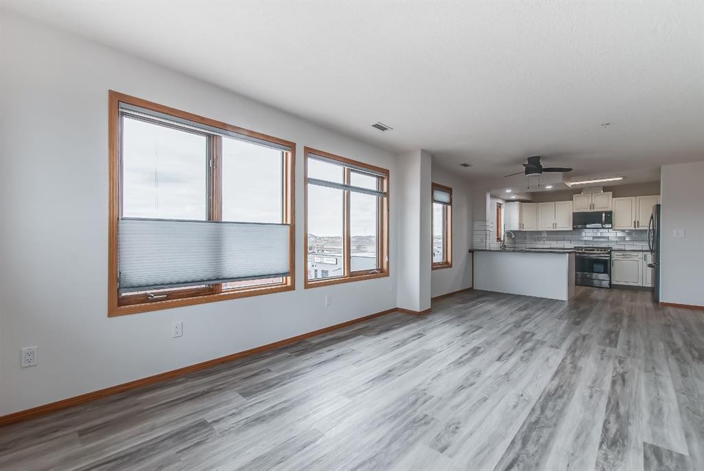 429-1182 Southview Drive Se, Medicine Hat, AB - Indoor Photo Showing Other Room